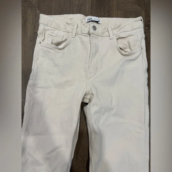 Zara Stylish Cream Jeans for Women - Picture 4 of 4